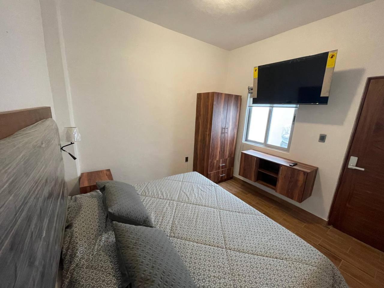Suites C O V A D O N G A Mexiko-Stadt Zimmer foto